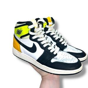 Nike Air Jordan 1 Retro High OG Volt Gold Youth High Top Sneakers Size 5.5 Youth